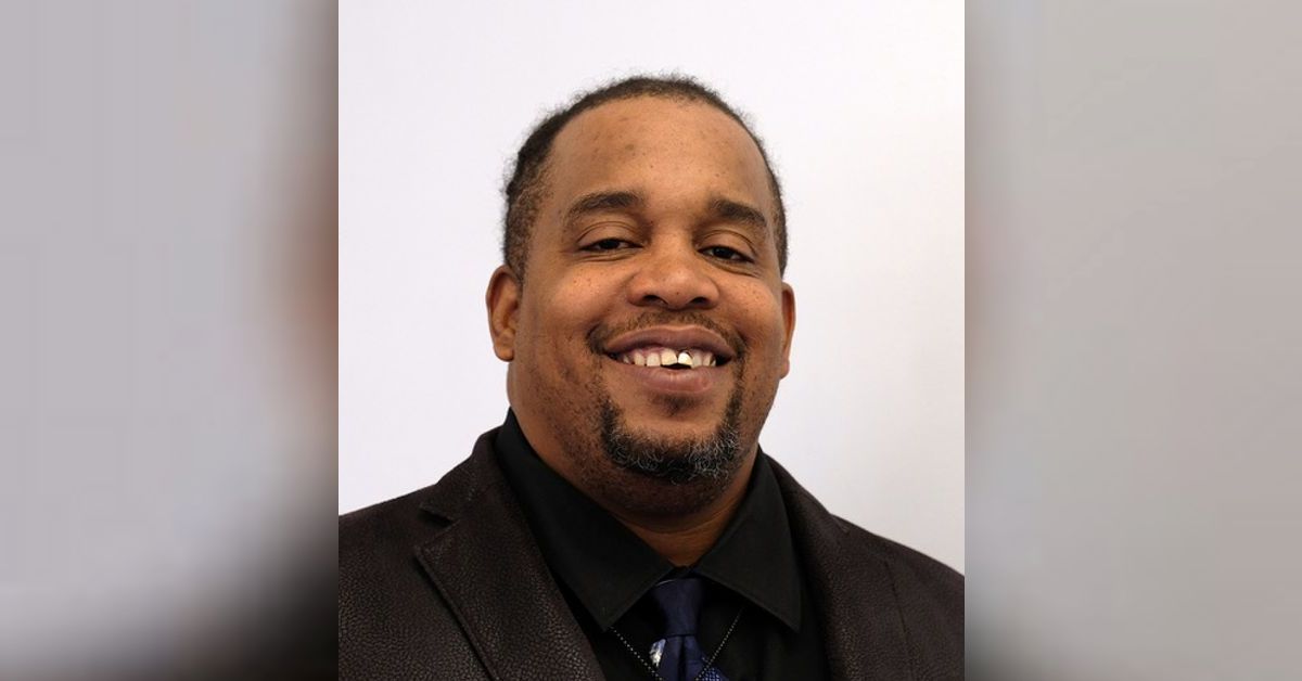 Jonathan Smith, President of the New York Metro Area Postal Union (APWU ...